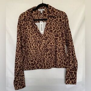 Steve Madden Leopard Print Fitted Crop Shirt